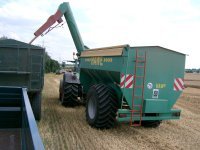 New Holland MÃ¤hdrescher 003.jpg