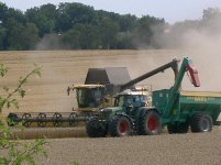 New Holland MÃ¤hdrescher 024.jpg