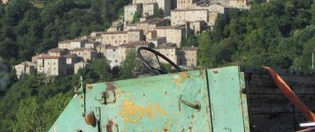 Sommermog vor italienischer Stadt.jpg