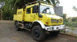 Gelber Löschunimog.jpg
