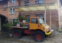 Unimog mit Dach 2 lq.jpg
