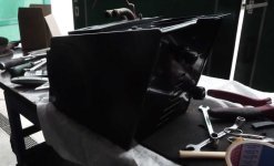 39F Heizung - mit Schere Schlüssel und Klebeband.jpg