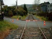 schlauchbrÃ¼cken Ã¼ber gleis.jpg