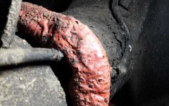 Monster 16-11-20 Bremsleitung II.jpg