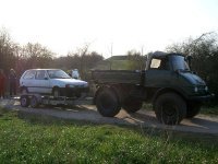 Unimog mit AutotransportanhÃ¤nger.jpg