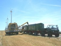 Unimog mit zwei 18 t. Welger AnhÃ¤nger!.jpg